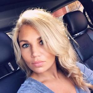 Meet your Posher, Denae